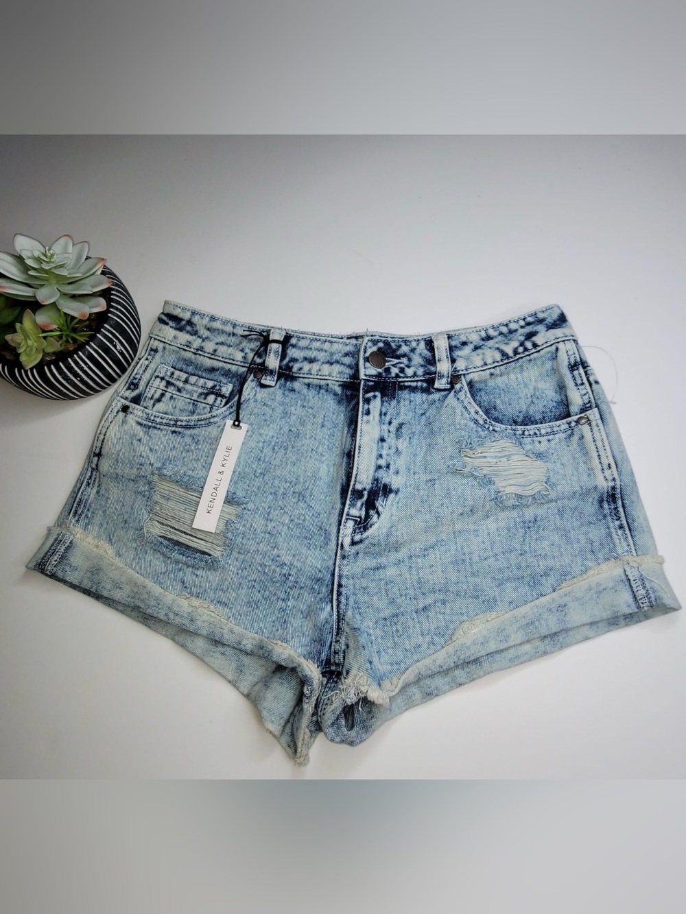 Kendall & Kylie Denim Shorts Size 28 NWT